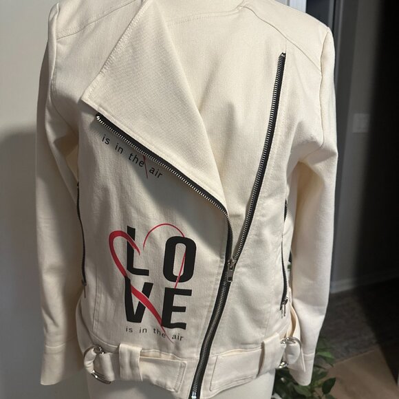 Diana Vapsve 'Love is in the Air" European Jacket - Picture 3 of 6